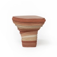 <a href="https://www.galeriegosserez.com/artistes/salamoun-roula.html">Roula Salamoun</a> - Strata Table "Parva" - Table d'appoint